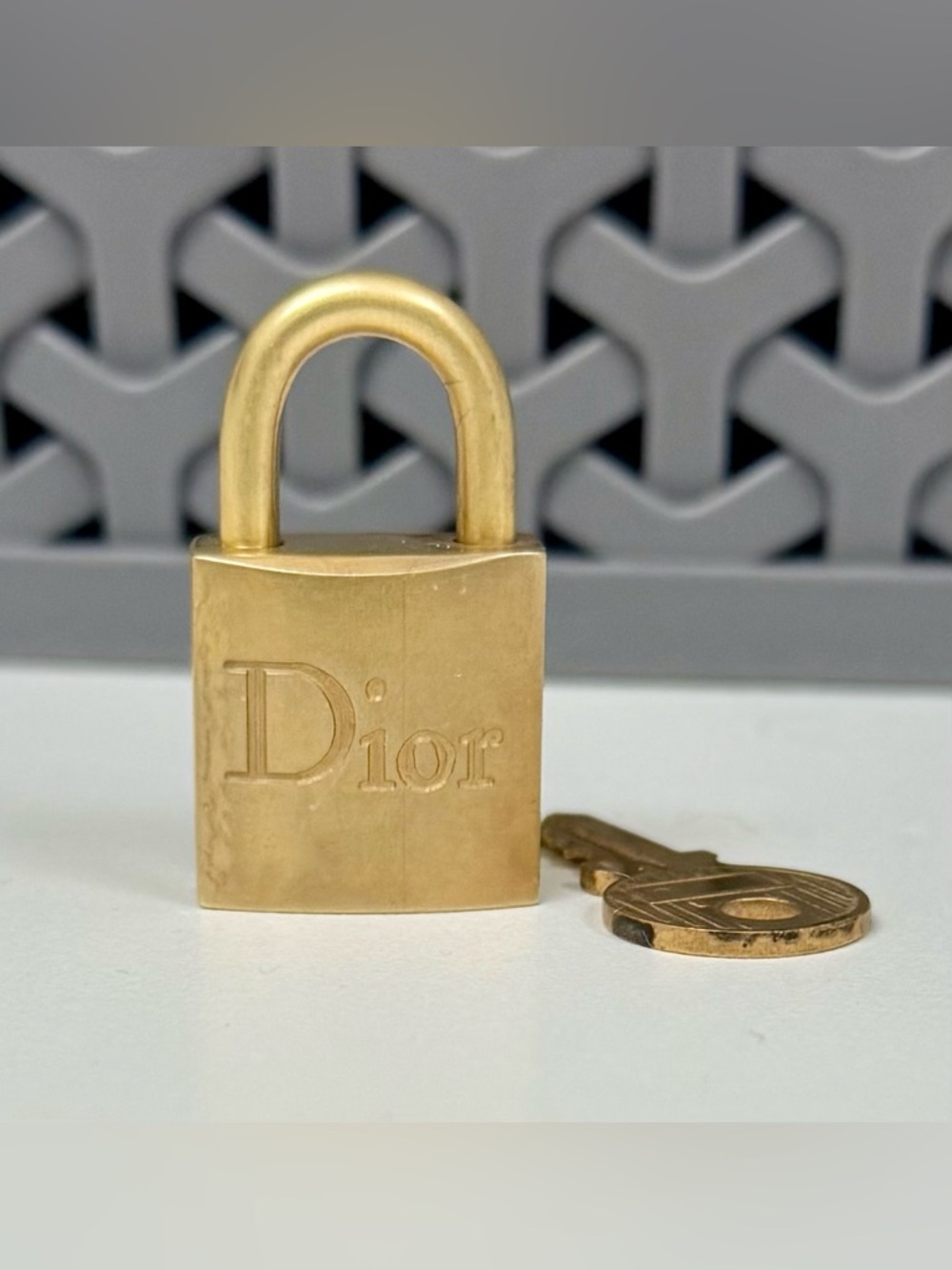CHRISTIAN DIOR Vintage Rare Gold Tone Padlock & Key Set For Handbags Luggage - Picture 2 of 8